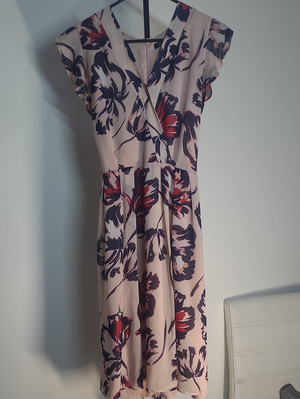 Floral V-Neck Midi Flowy Dress in Blush with Navy & Red Print RW& CO Sz8